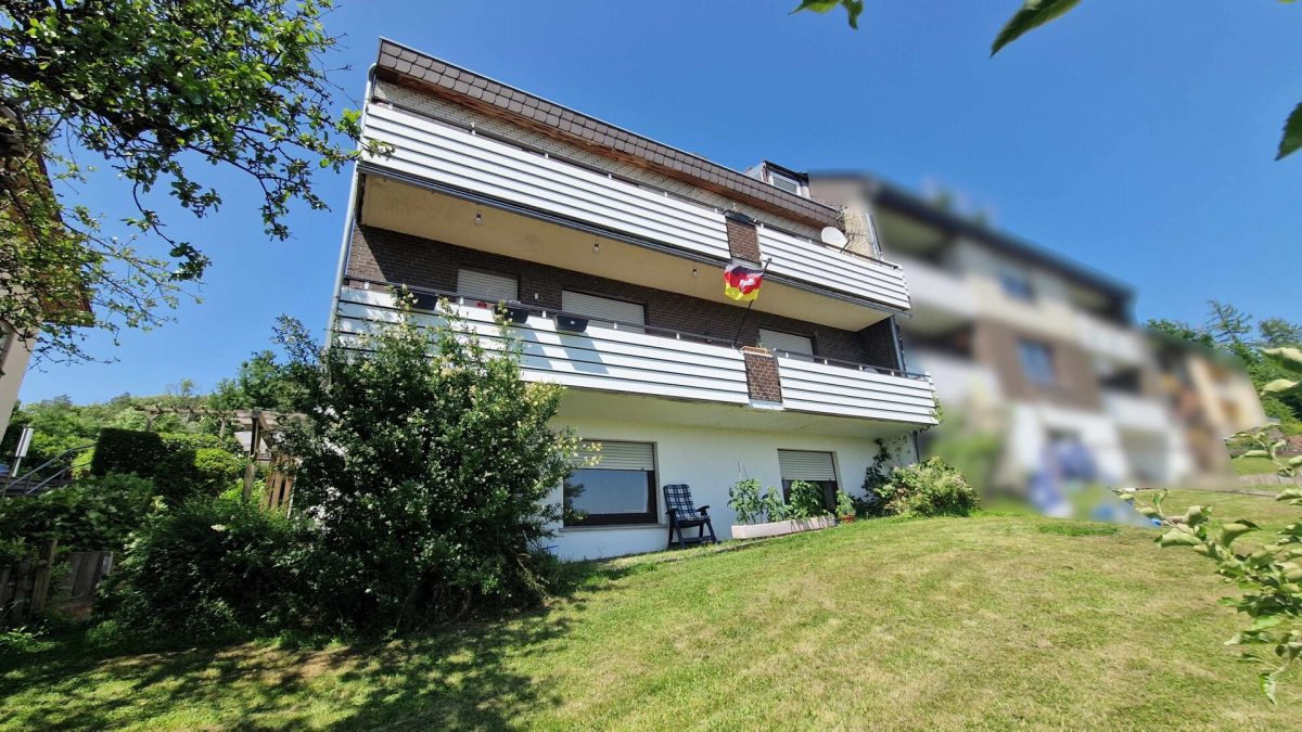 Immobilienangebot - Höxter - Alle - Vermietetes Mehrfamilienhaus mit wunderbarem Ausblick