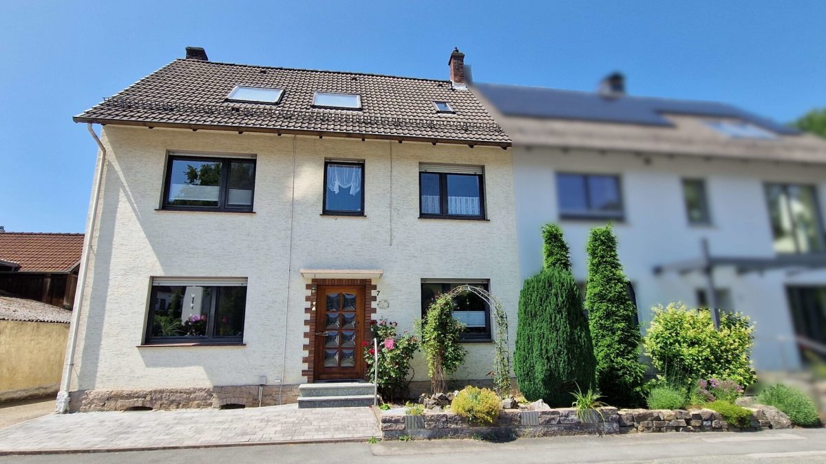 Immobilienangebot - Höxter / Ovenhausen - Alle - Ländlich und ruhig gelegene Doppelhaushälfte