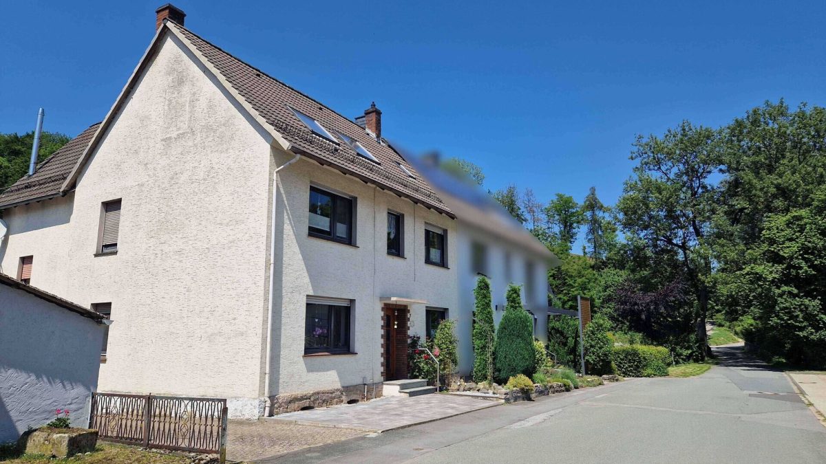 Immobilienangebot - Höxter / Ovenhausen - Alle - Ländlich und ruhig gelegene Doppelhaushälfte