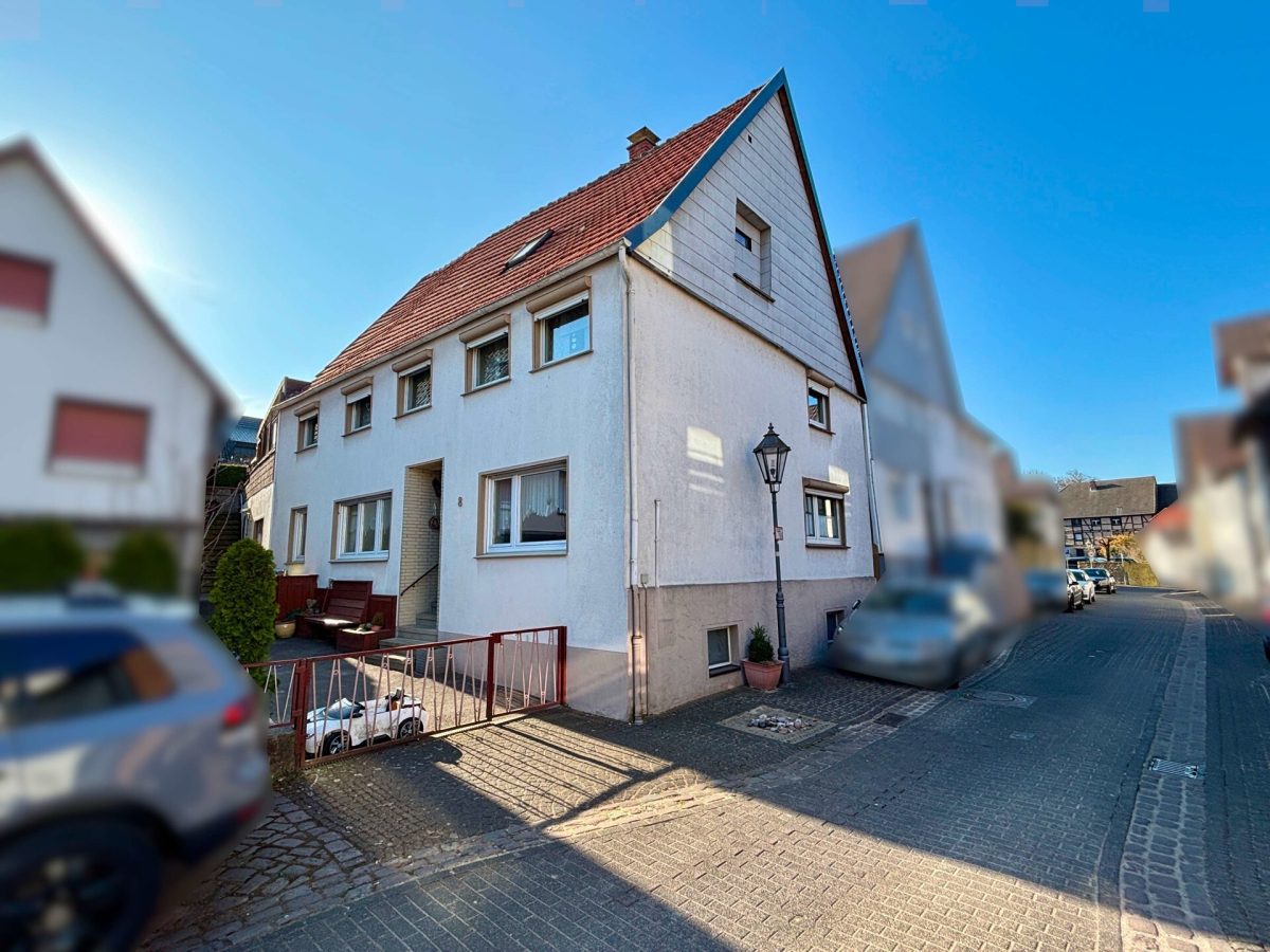 Immobilienangebot - Brakel - Alle - Zentral gelegenes Einfamilienhaus