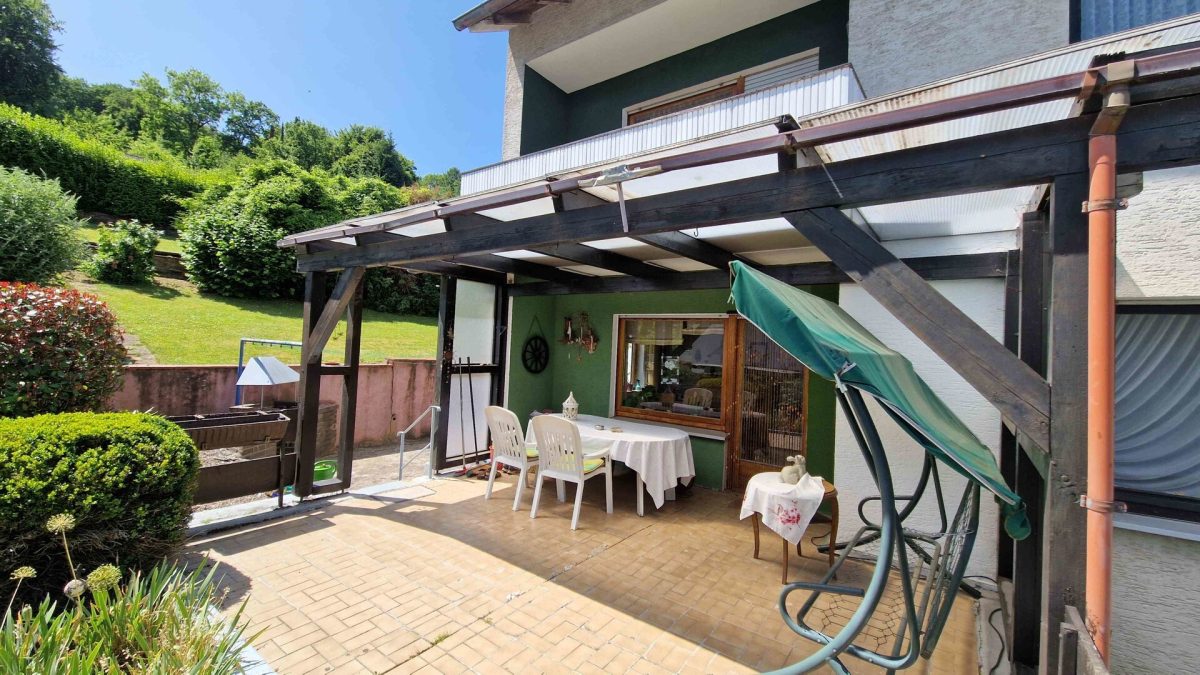 Immobilienangebot - Höxter - Alle - Einfamilienhaus mit wunderschönem Ausblick ins Weserbergland