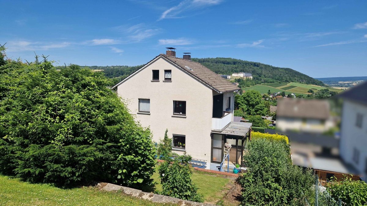 Immobilienangebot - Höxter - Alle - Einfamilienhaus mit wunderschönem Ausblick ins Weserbergland
