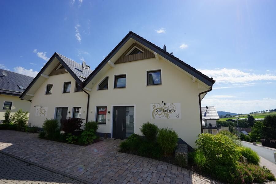 West-Ansicht Immobilienangebot - Willingen (Upland) - Alle - Skirurlaub und Rendite - hier ist beides möglich I Doppelhaus