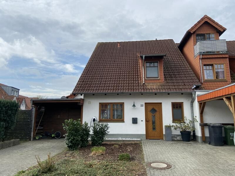 Straßenansicht Immobilienangebot - Paderborn / Elsen - Alle - Wohnen am Nesthauser See - Reiheneckhaus auf Erbpachtgrundstück