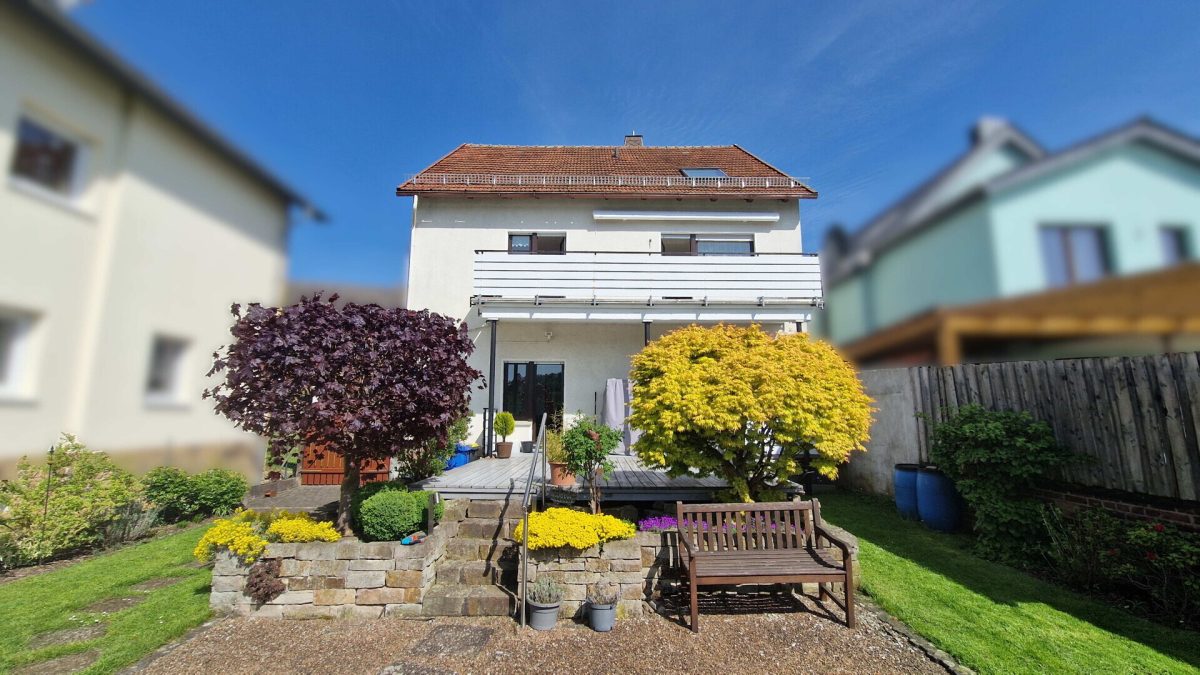 Außenbild Immobilienangebot - Höxter / Ottbergen - Alle - Gepflegtes Einfamilienhaus mit einladenden Garten