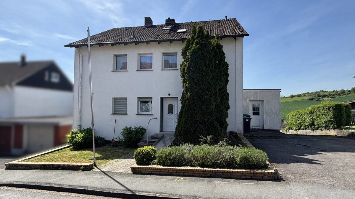 Immobilienangebot - Höxter / Ottbergen - Alle - Einfamilienhaus mit Blick ins Grüne