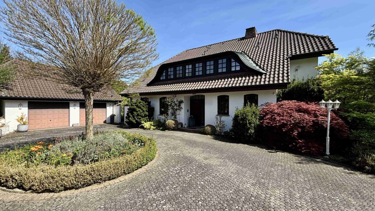 Außenbild Immobilienangebot - Warburg - Alle - Gepflegtes Zweifamilienhaus mit gehobener Ausstattung
