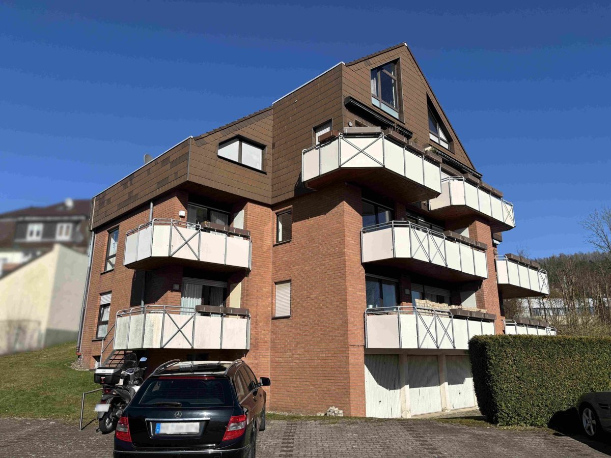 Außenbild Immobilienangebot - Bad Driburg - Alle - Erdgeschosswohnung mit Balkon und Gartenanteil