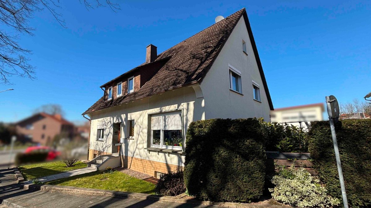 Immobilienangebot - Altenbeken / Schwaney - Alle - Vermietetes Wohnhaus in zentraler Lage