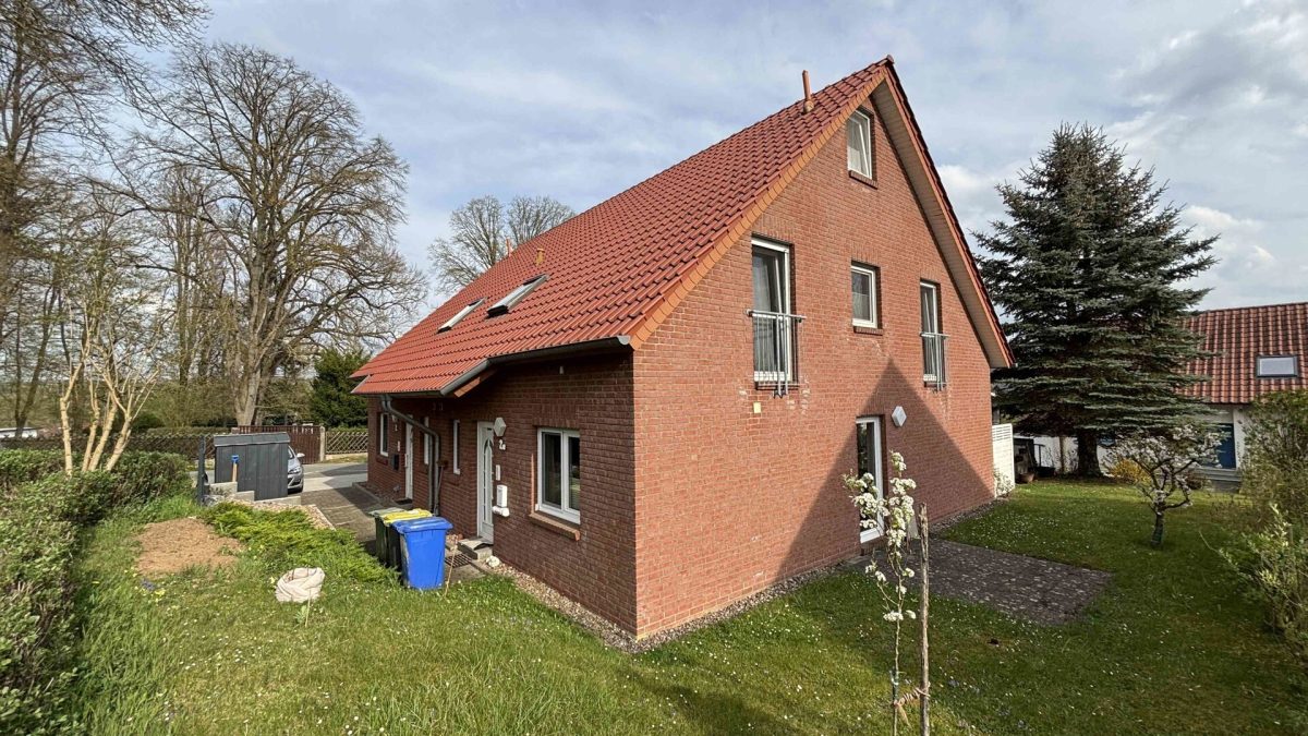 Außenbild Immobilienangebot - Warburg / Germete - Alle - Vermietete Doppelhaushälfte