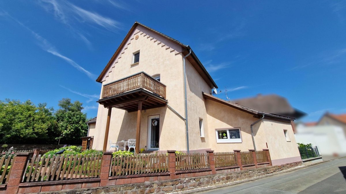 Immobilienangebot - Beverungen / Amelunxen - Alle - Gepflegtes, familienfreundliches Einfamilienhaus