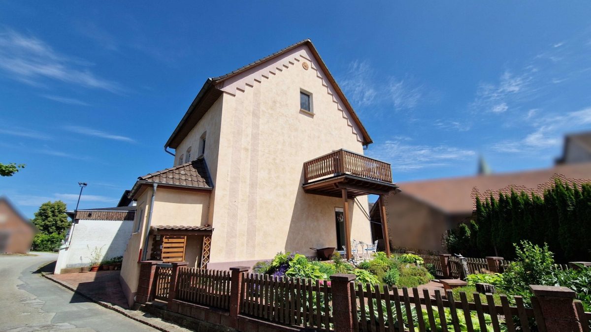 Immobilienangebot - Beverungen / Amelunxen - Alle - Gepflegtes, familienfreundliches Einfamilienhaus