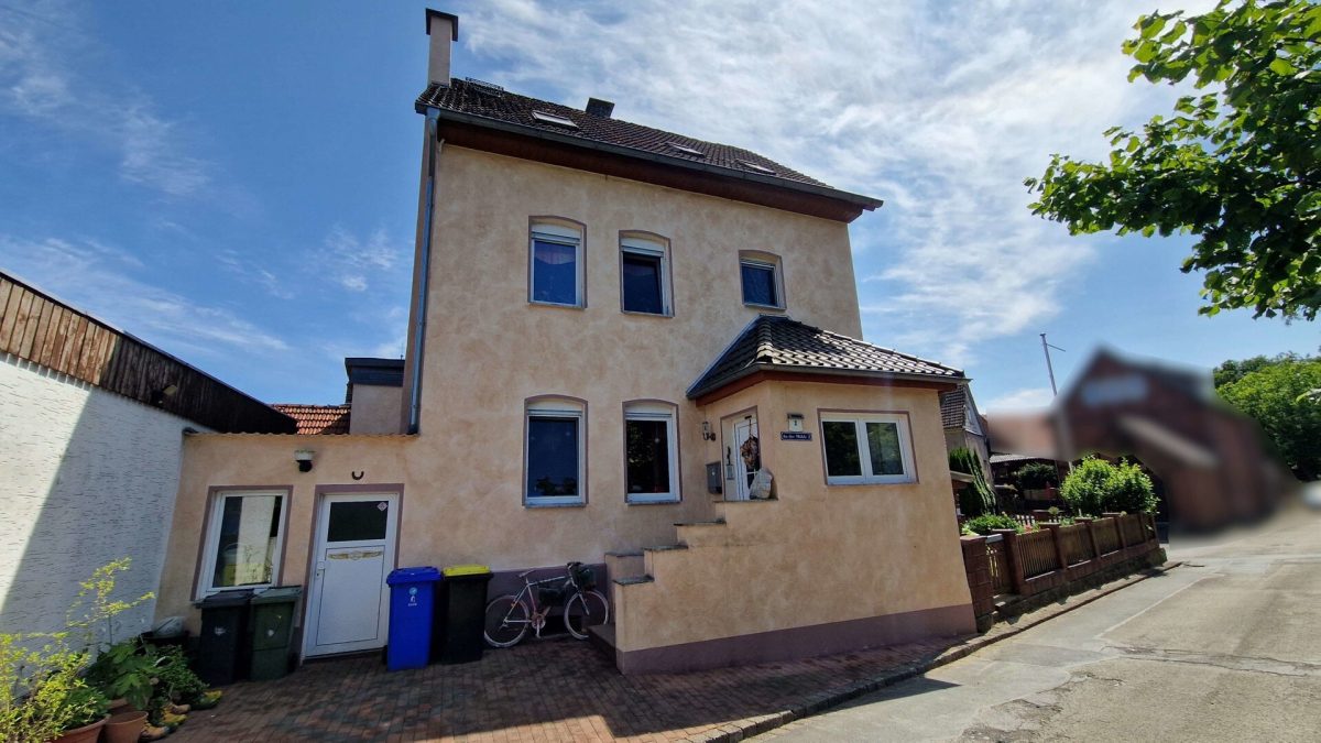 Immobilienangebot - Beverungen / Amelunxen - Alle - Gepflegtes, familienfreundliches Einfamilienhaus