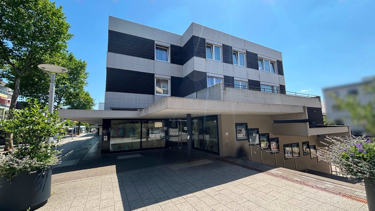Immobilienangebot - Bad Driburg - Alle - Potenzial: Genehmigung zum Umbau "Mehrfamilienhaus"