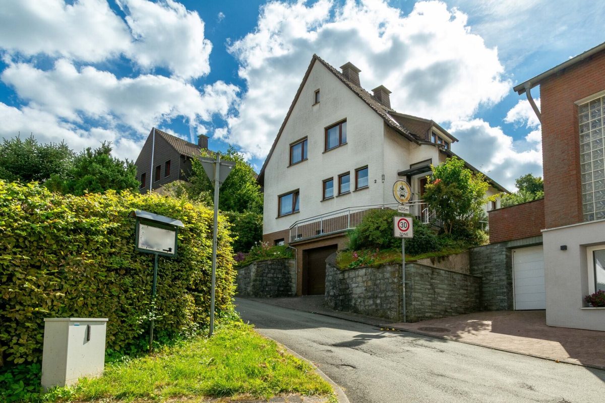 Immobilienangebot - Altenbeken - Alle - Solides Einfamilienhaus mit Potenzial