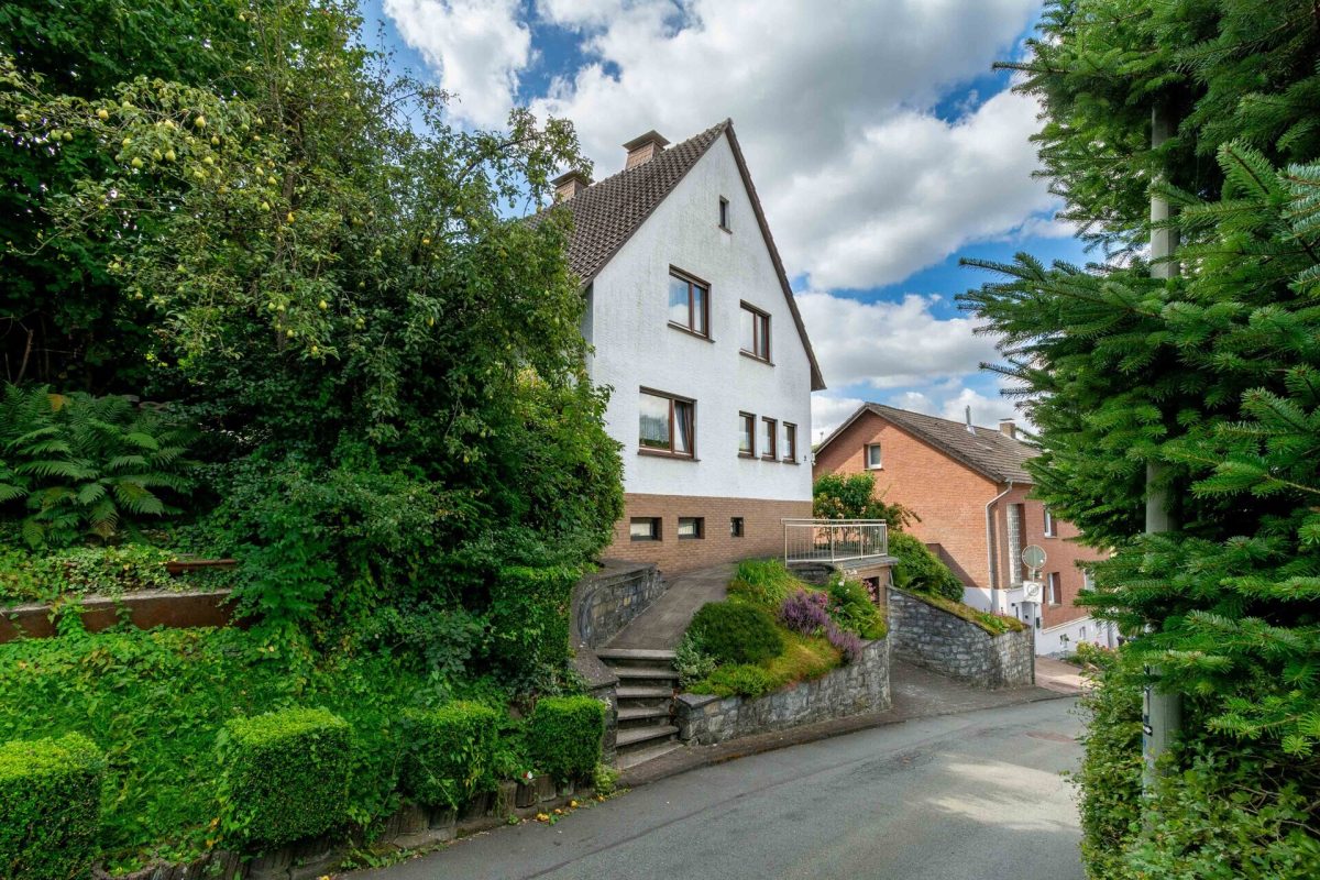 Immobilienangebot - Altenbeken - Alle - Solides Einfamilienhaus mit Potenzial