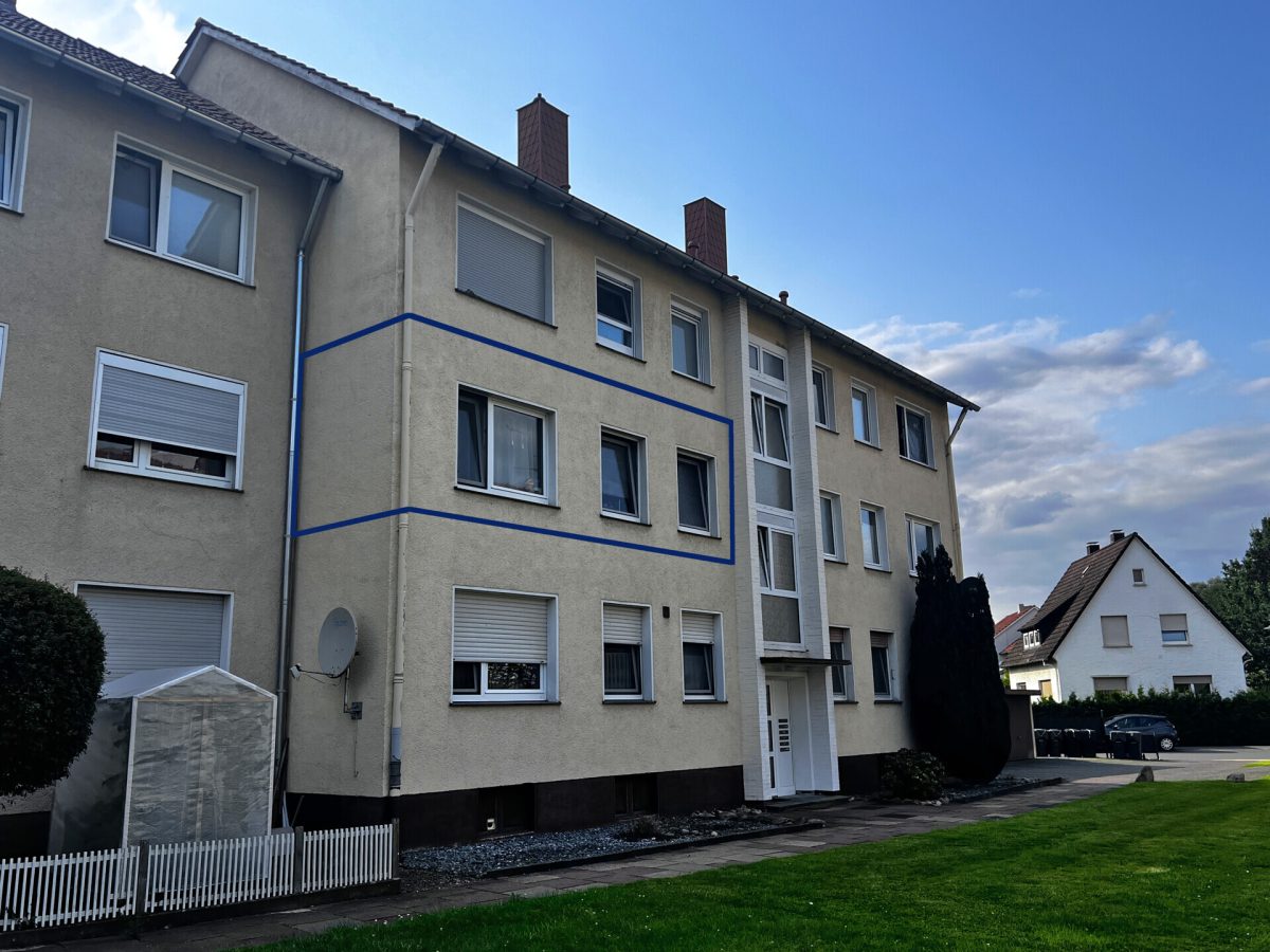 Vorderseite Immobilienangebot - Lage - Alle - Charmante Eigentumswohnung mit Balkon!