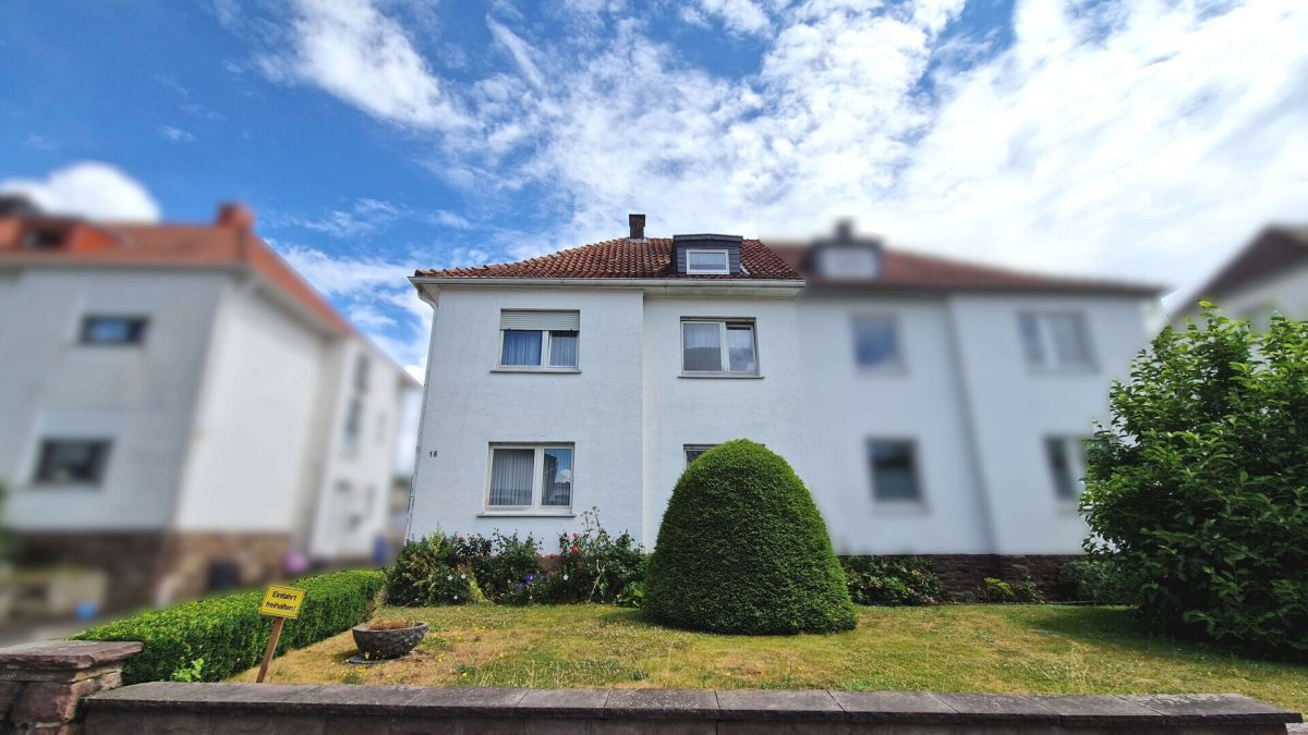 Immobilienangebot - Höxter - Alle - Leerstehende Doppelhaushälfte mit Garten