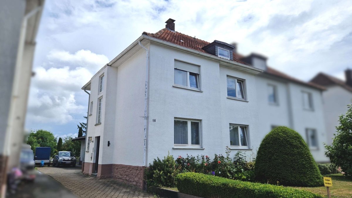 Immobilienangebot - Höxter - Alle - Leerstehende Doppelhaushälfte mit Garten