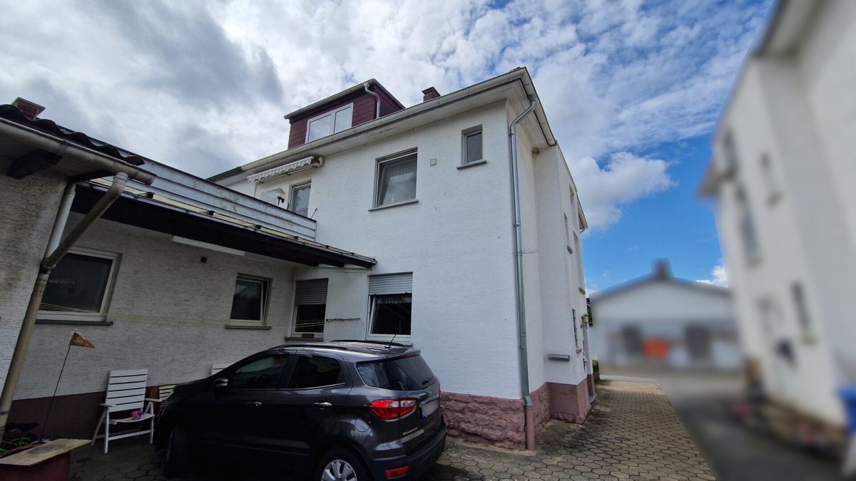 Immobilienangebot - Höxter - Alle - Leerstehende Doppelhaushälfte mit Garten