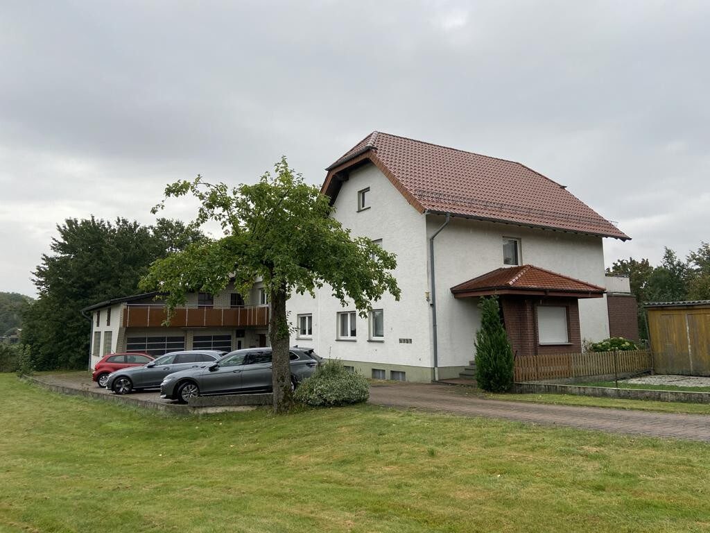 Immobilienangebot - Bad Wünnenberg / Haaren - Alle - Einmalige Gelegenheit - Großzügiges Wohnhaus mit Doppelgarage
