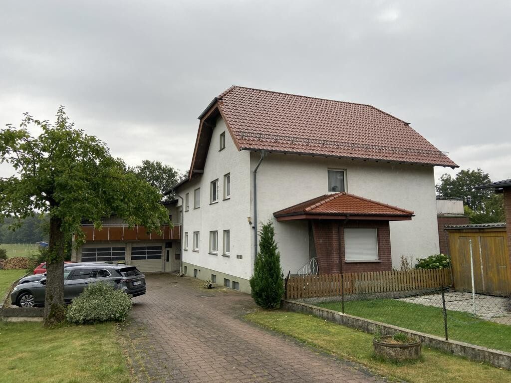 Immobilienangebot - Bad Wünnenberg / Haaren - Alle - Einmalige Gelegenheit - Großzügiges Wohnhaus mit Doppelgarage