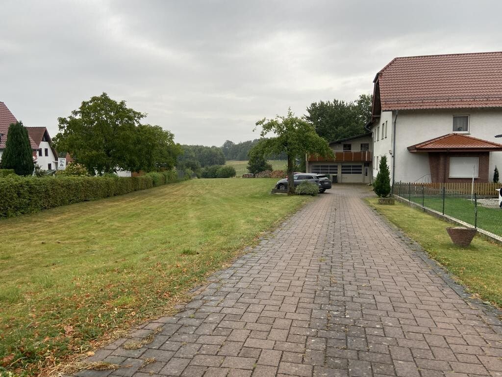 Immobilienangebot - Bad Wünnenberg / Haaren - Alle - Einmalige Gelegenheit - Großzügiges Wohnhaus mit Doppelgarage