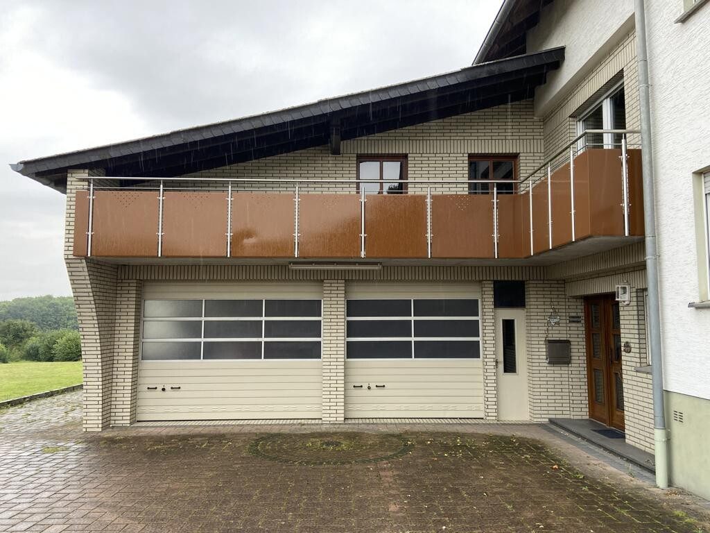 Immobilienangebot - Bad Wünnenberg / Haaren - Alle - Einmalige Gelegenheit - Großzügiges Wohnhaus mit Doppelgarage
