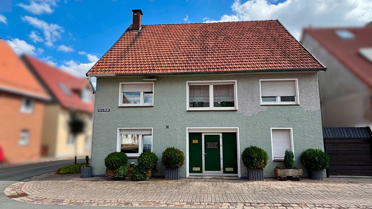 Immobilienangebot - Willebadessen - Alle - Einfamilienhaus mit Garten und zusätzlicher Erholungsfläche