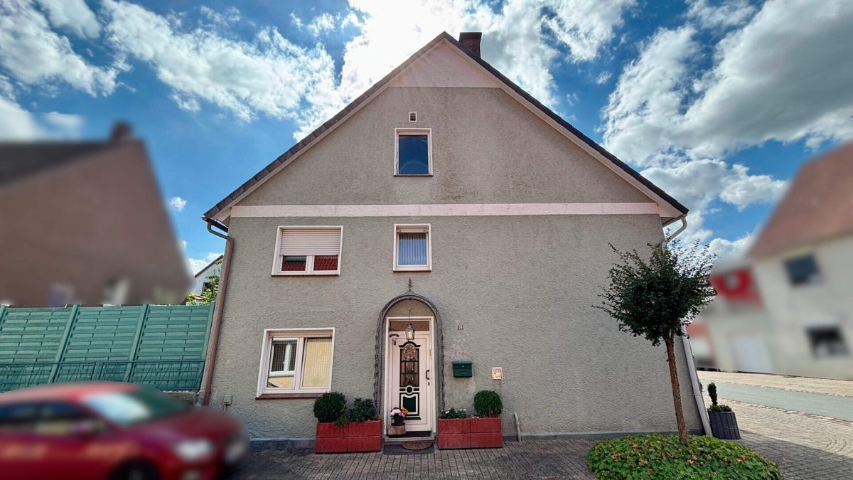 Immobilienangebot - Willebadessen - Alle - Einfamilienhaus mit Garten und zusätzlicher Erholungsfläche