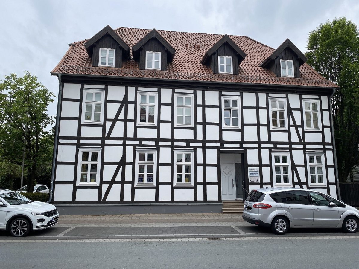 Straßenansicht Immobilienangebot - Salzkotten - Alle - Außergewöhnliches Konzept mit zufriedenen Mietern und einer tollen Hausgemeinschaft! Kapitalanlage