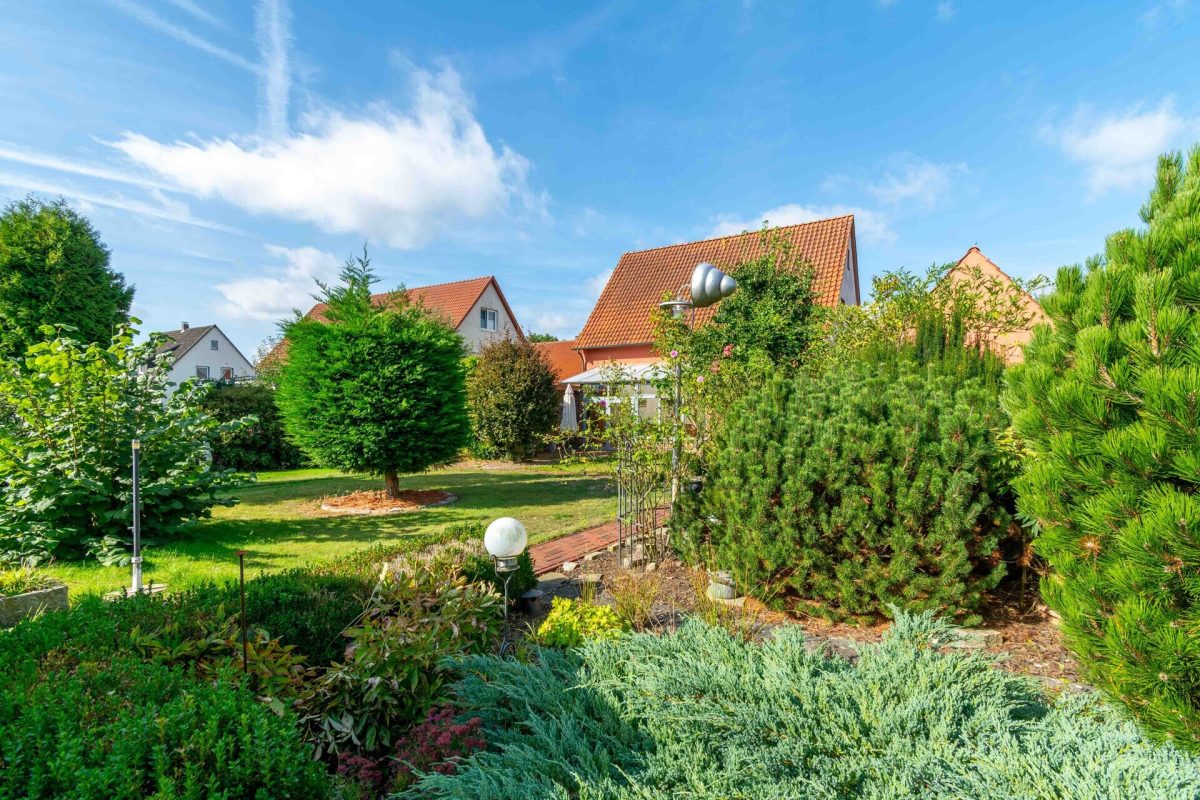 Immobilienangebot - Porta Westfalica - Alle - Reizvolles Wohnhaus mit traumhaftem Garten und vielseitigen Nutzungsmöglichkeiten