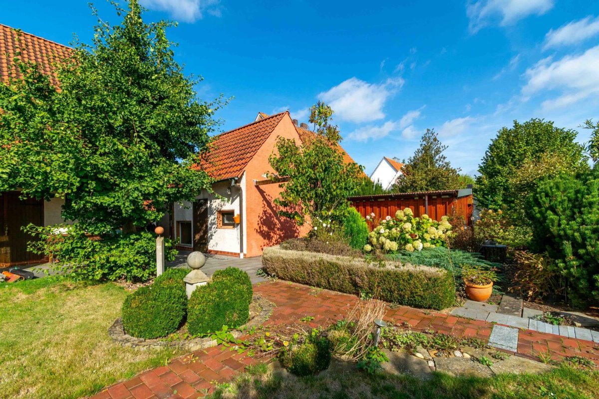 Immobilienangebot - Porta Westfalica - Alle - Reizvolles Wohnhaus mit traumhaftem Garten und vielseitigen Nutzungsmöglichkeiten