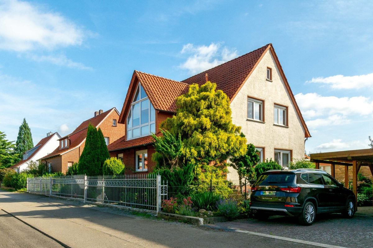 Immobilienangebot - Porta Westfalica - Alle - Reizvolles Wohnhaus mit traumhaftem Garten und vielseitigen Nutzungsmöglichkeiten