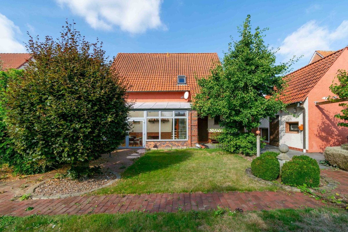 Immobilienangebot - Porta Westfalica - Alle - Reizvolles Wohnhaus mit traumhaftem Garten und vielseitigen Nutzungsmöglichkeiten
