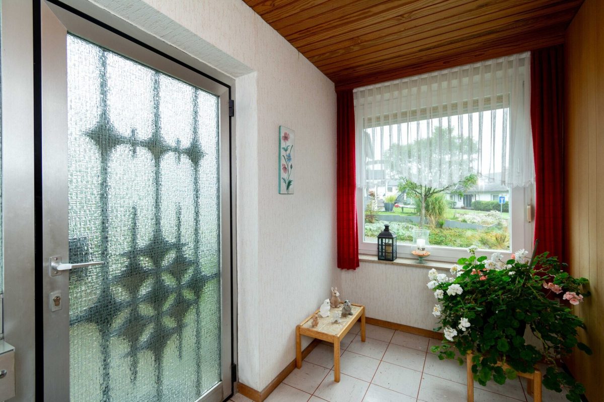 Immobilienangebot - Lemgo - Alle - Einfamilienhaus mit Potenzial zum Zwei- oder Mehrgenerationenhaus in Spitzenlage!