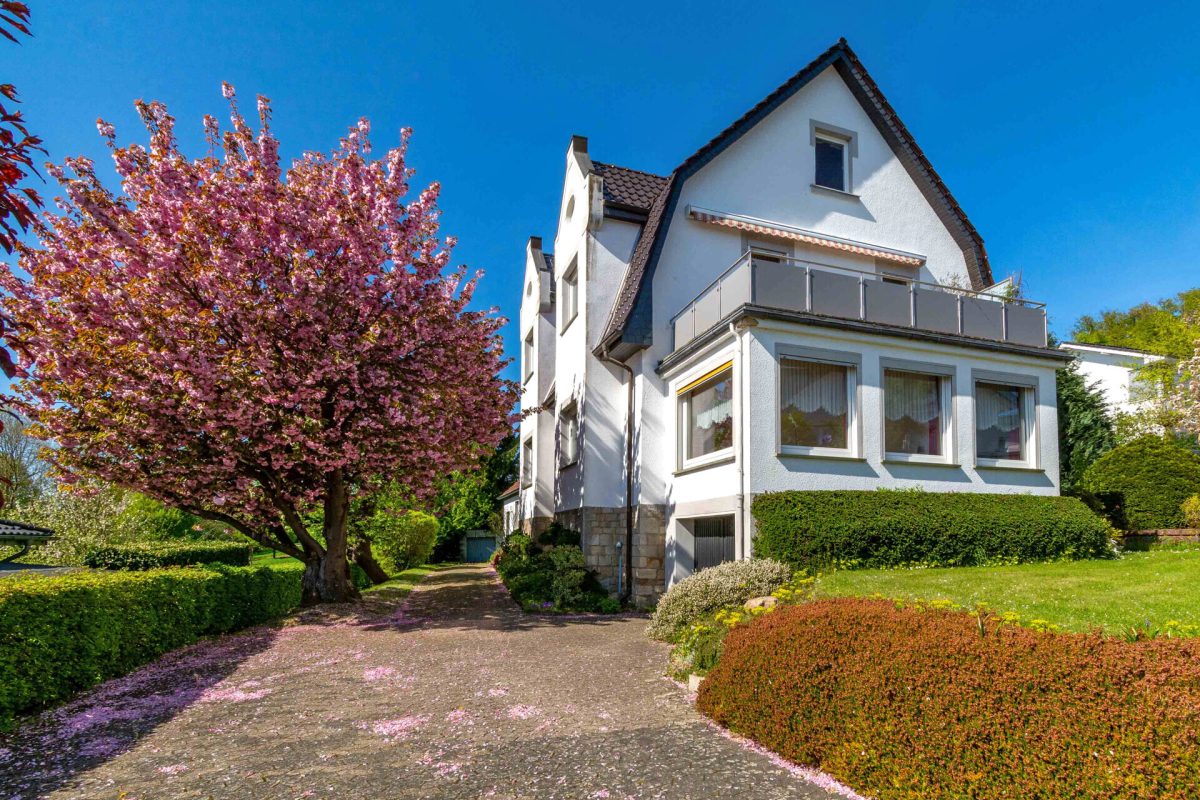 Immobilienangebot - Lemgo - Alle - Einfamilienhaus mit Potenzial zum Zwei- oder Mehrgenerationenhaus in Spitzenlage!