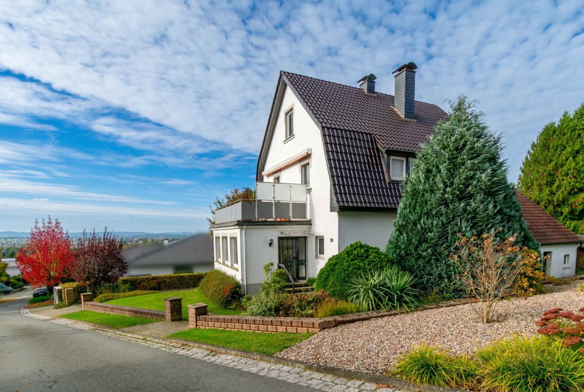 Immobilienangebot - Lemgo - Alle - Einfamilienhaus mit Potenzial zum Zwei- oder Mehrgenerationenhaus in Spitzenlage!