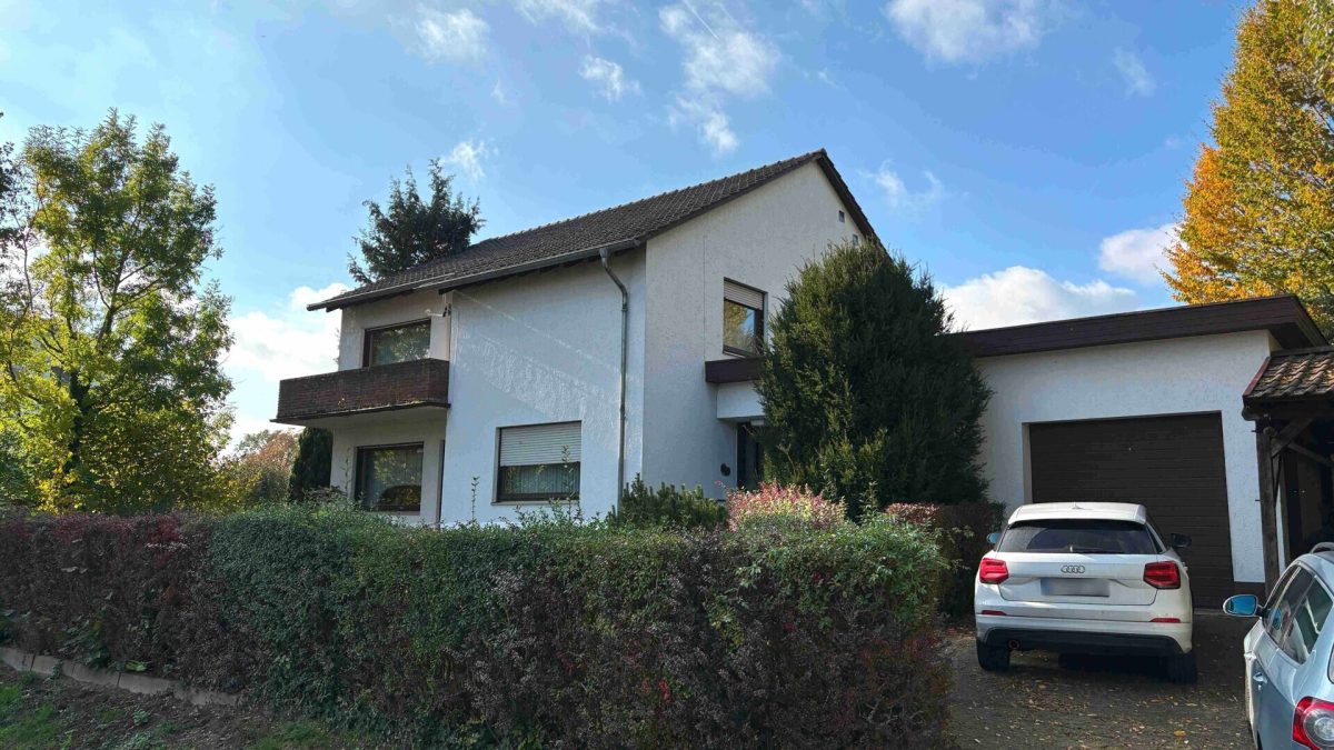 Außenbild Immobilienangebot - Willebadessen / Eissen - Alle - Familienfreundliches Zuhause in ländlicher Lage