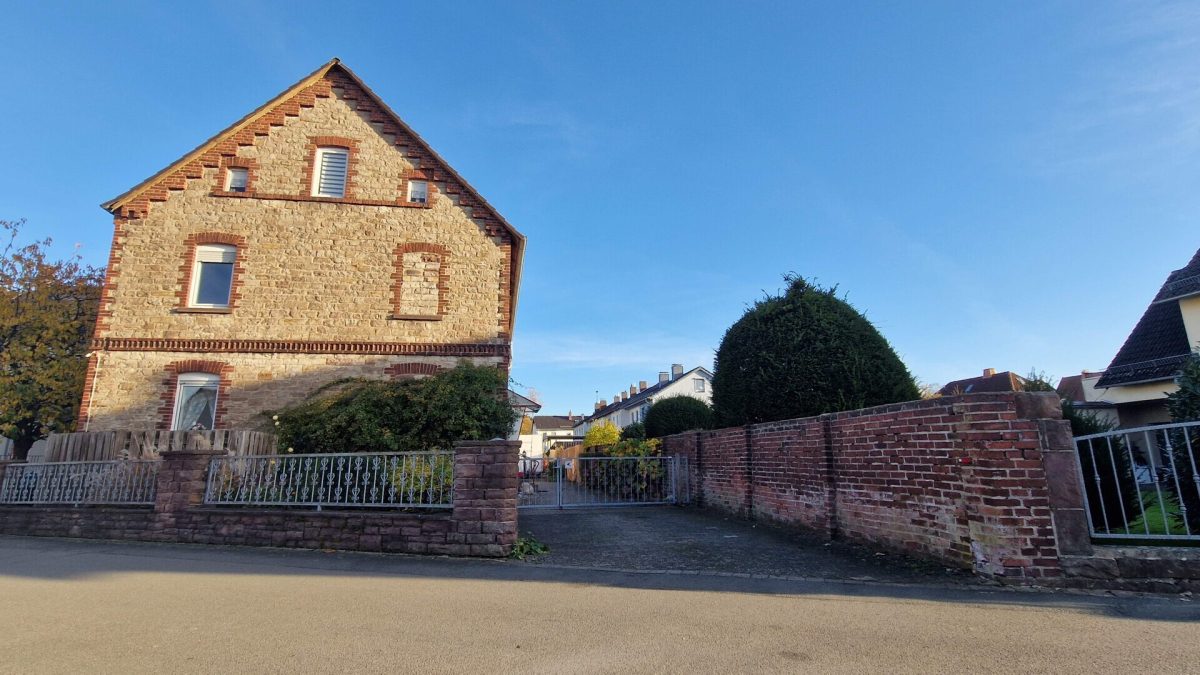 Immobilienangebot - Boffzen - Alle - Immobilie mit 3 Wohneinheiten und Wärmepumpe