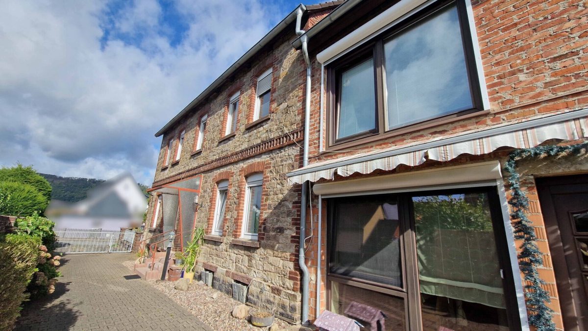 Immobilienangebot - Boffzen - Alle - Immobilie mit 3 Wohneinheiten und Wärmepumpe