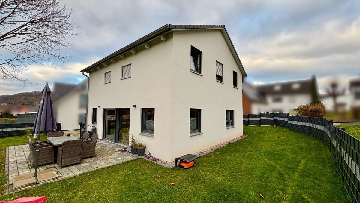 Immobilienangebot - Brakel / Istrup - Alle - Modernes und neuwertiges Einfamilienhaus von 2022