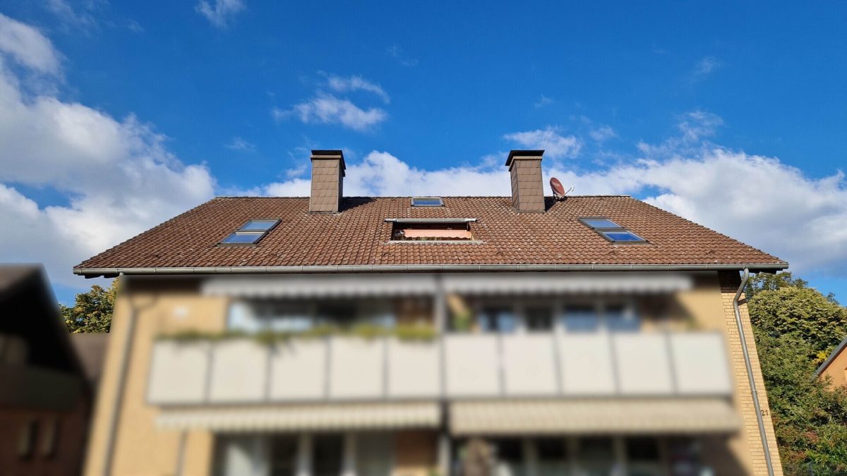 Immobilienangebot - Höxter - Alle - großzügig geschnittene Dachgeschosswohnung
