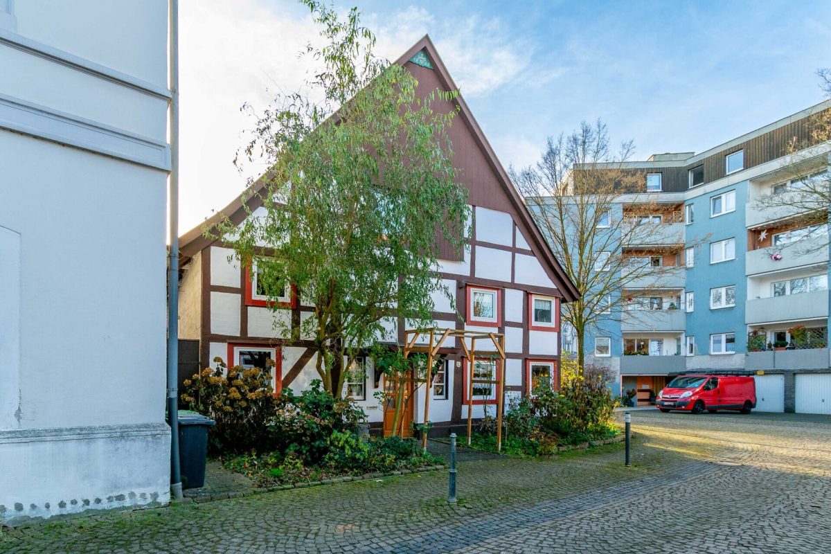 Immobilienangebot - Paderborn / Schloß Neuhaus - Alle - Renoviertes Fachwerkhaus