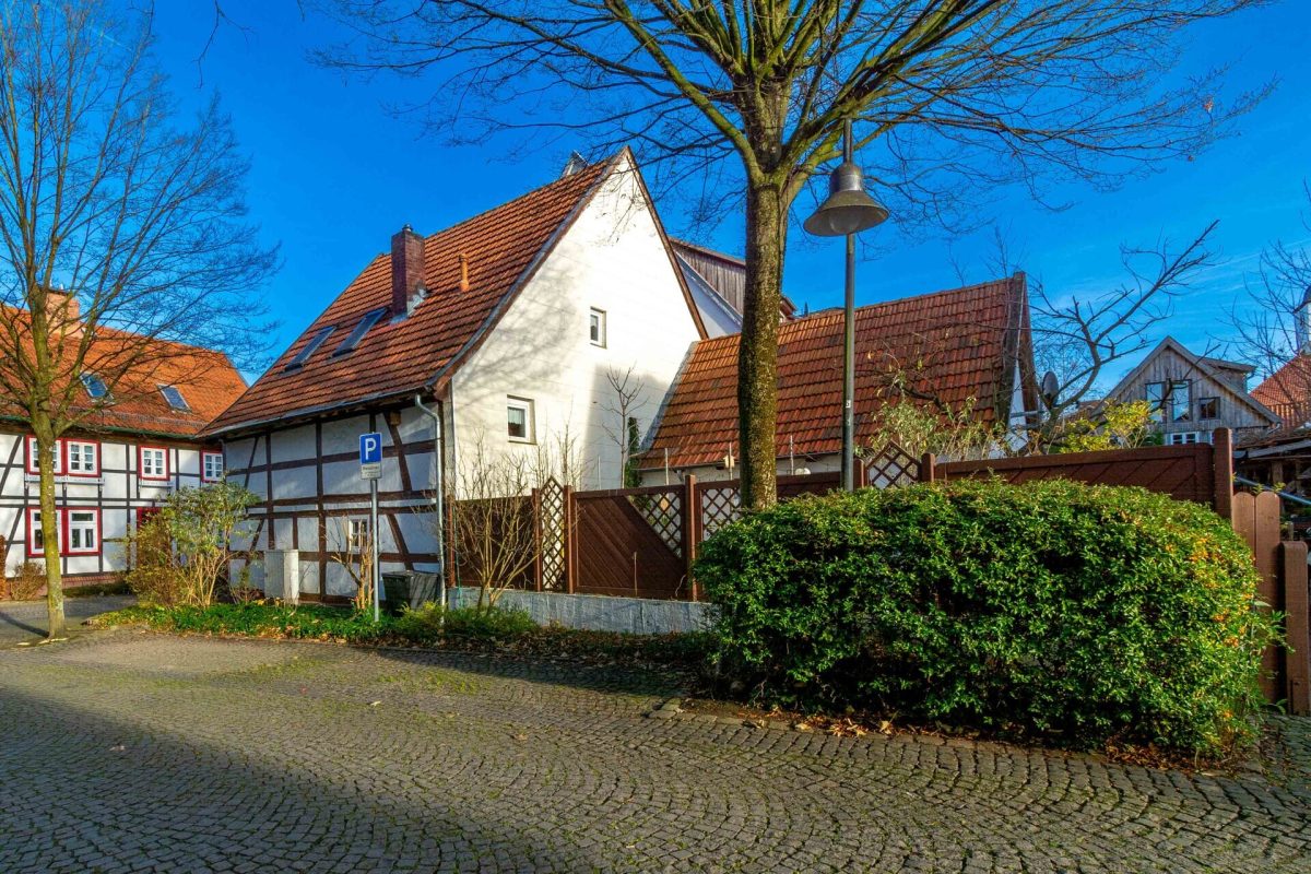 Immobilienangebot - Paderborn / Schloß Neuhaus - Alle - Renoviertes Fachwerkhaus