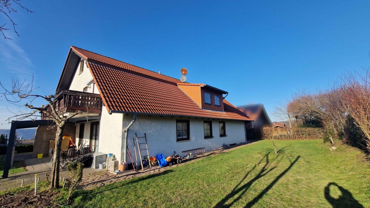 Immobilienangebot - Fürstenberg - Alle - Dachgeschosswohnung in einem Vierfamilienwohnhaus