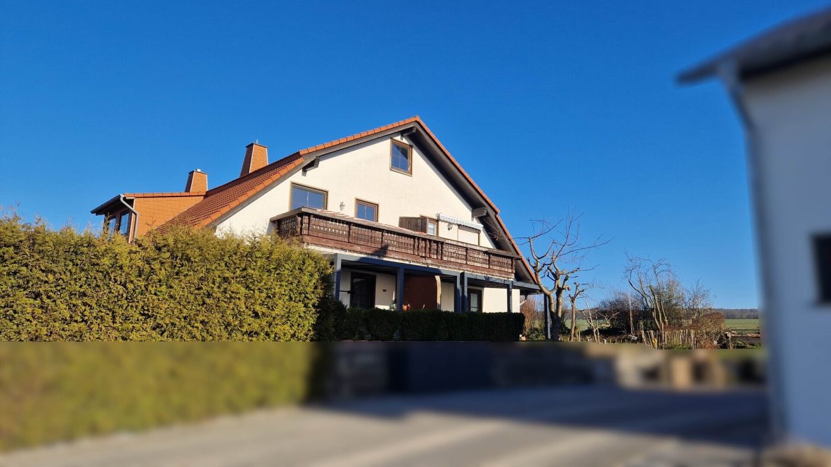 Immobilienangebot - Fürstenberg - Alle - Dachgeschosswohnung in einem Vierfamilienwohnhaus