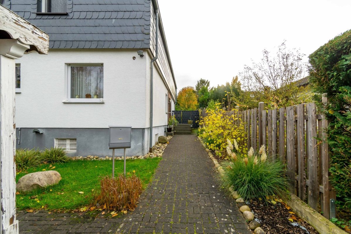 Immobilienangebot - Paderborn - Alle - Großzügiges Zweifamilienhaus in der Südstadt