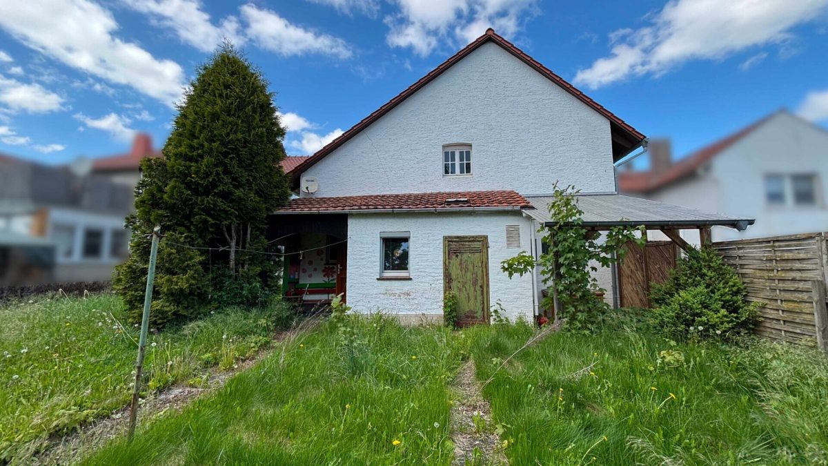 Immobilienangebot - Willebadessen / Peckelsheim - Alle - Einfamilienhaus mit Ausbaupotenzial in ruhiger Lage