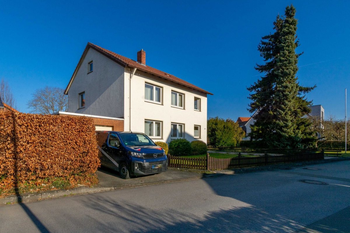 Immobilienangebot - Salzkotten - Alle - Klassisches Zweifamilienhaus in sehr zentraler Lage